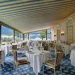 Hotel D