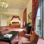 Hotel D