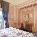D Hotel 5*